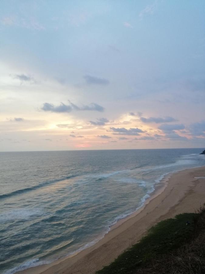 Отель Blue Waves Beach Residency Варкала Экстерьер фото